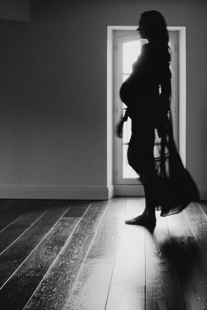 Photographe femme enceinte aude - photos naturelles et artistiques
