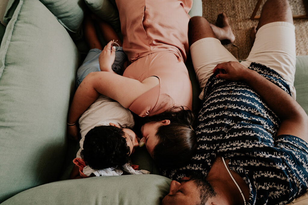 calin sur le canapé
