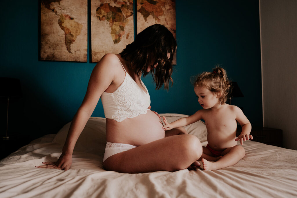 Photographe femme enceinte Toulouse - photos naturelles et artistiques