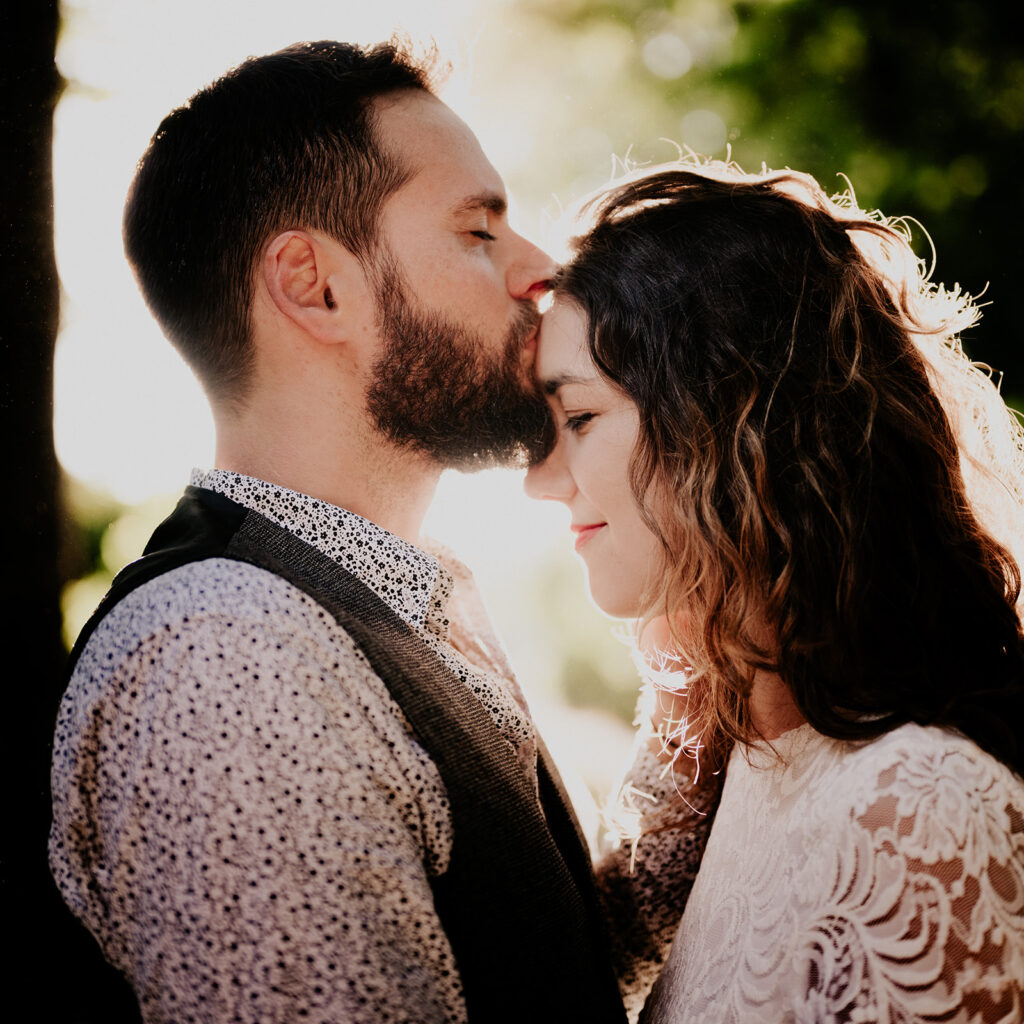 Photographe couple Toulouse - Photos amoureux - moderne - artistique - originales - naturelles