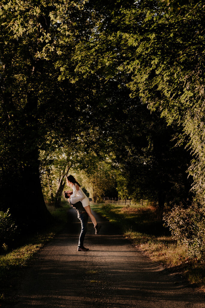 Photographe couple Toulouse - Photos amoureux - moderne - artistique - originales - audacieux