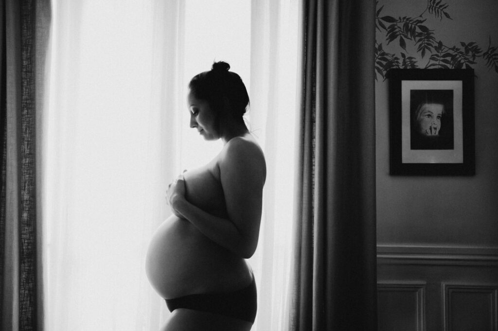 Photographe grossesse toulouse - photos modernes naturelles artistiques originales