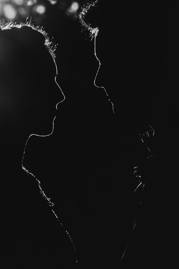 portrait-maries-ombres-contre-jour-photographe-mariage-toulouse