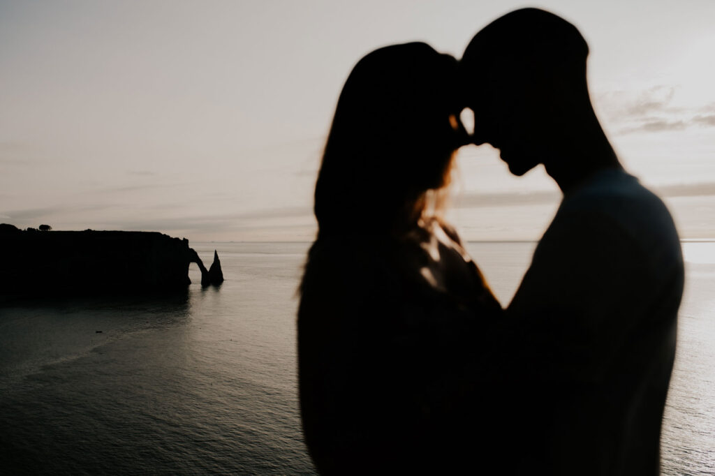 seance-photo-couple-etretat