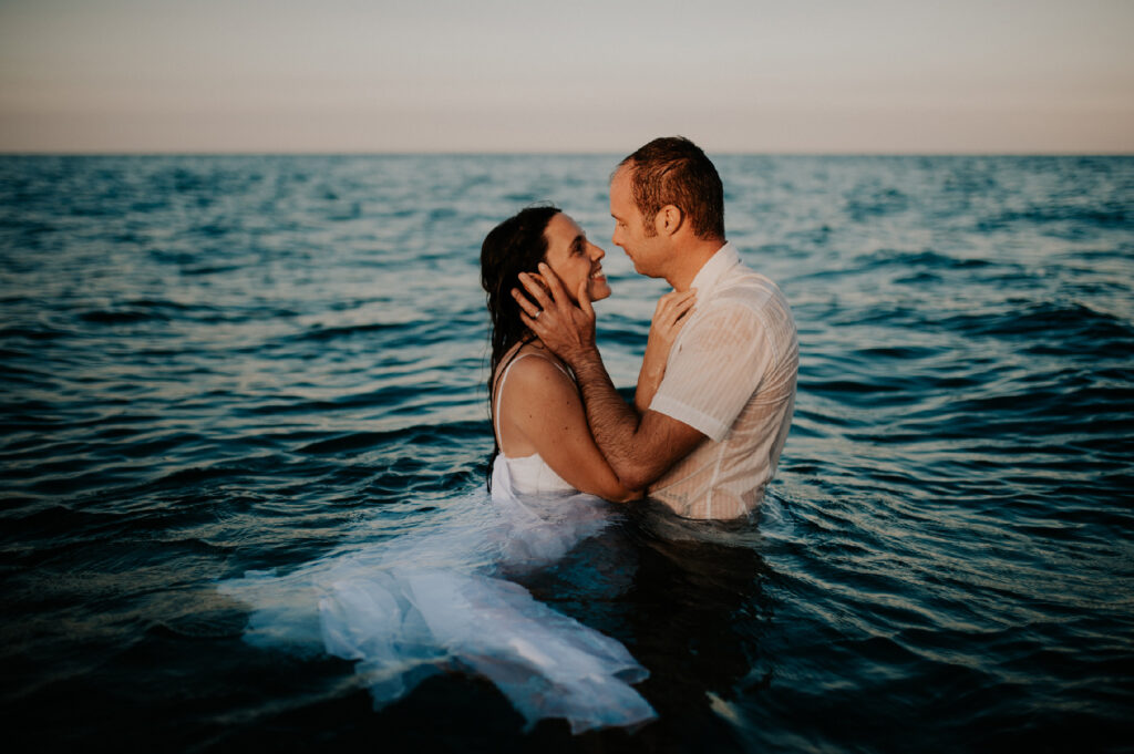 seance-trash-the-dress-mer-photographe-perpignan