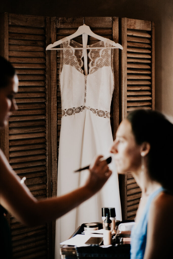 reportage photo mariage toulouse - préparatifs de la mariée - flou - robe de mariée