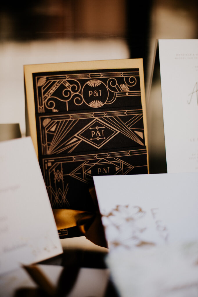 Affiche et cartes imprimées sur presse traditionnelle, travail artisanal de typographie.