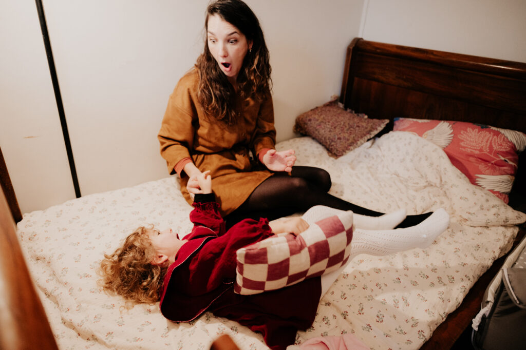 photographe bébé et famille Toulouse scène du quotidien à domicile